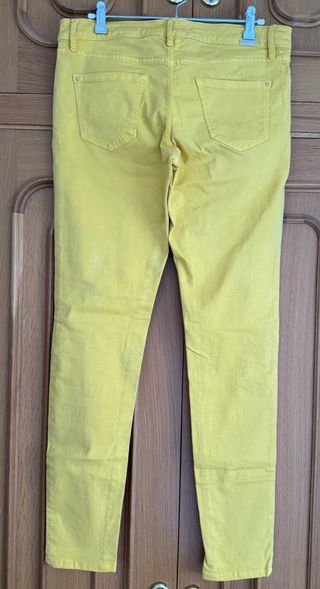 Pantalones Massimo Dutti Slim Fit amarillo mostaza
