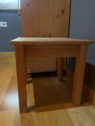 Mesita de madera