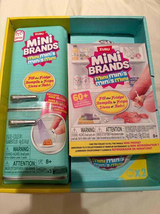 Mini Nevera + 2 Bolas Mini Brands Fridge