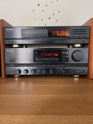 Amplificador y CD Sansui con Altavoces