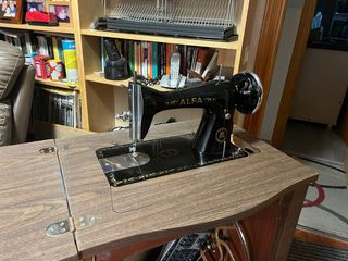 Máquinas de coser Alfa antigua (2) 100€ cada una!!