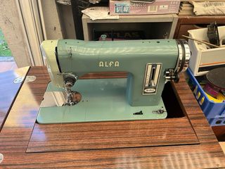 Máquinas de coser Alfa antigua (2) 100€ cada una!!