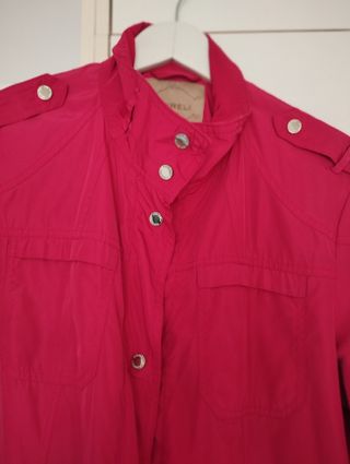 Chaquetón fucsia ADIRELI de entretiempo.