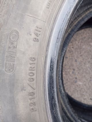 4 Neumáticos Goodyear 215/60/16 94H
