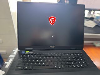 MSI Titan Series Portátil Nuevo Desprecintado