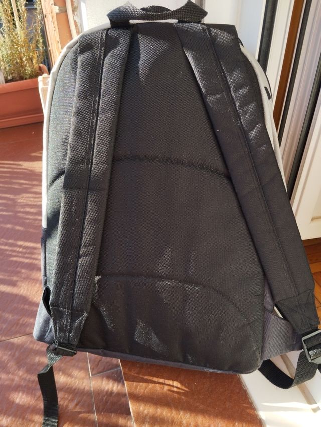 Mochila Avia Gris y Amarilla