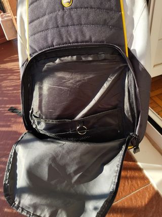 Mochila Avia Gris y Amarilla