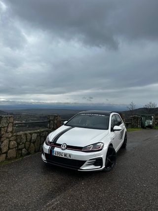 Volkswagen Golf GTI 7.5 performance 