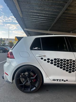 Volkswagen Golf GTI 7.5 performance 