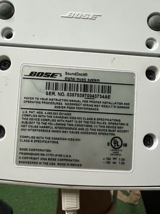 Altavoz Bose SoundDock + Adaptador Bluetooth