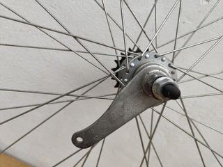Rueda contra pedal 700"