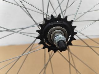 Rueda contra pedal 700"