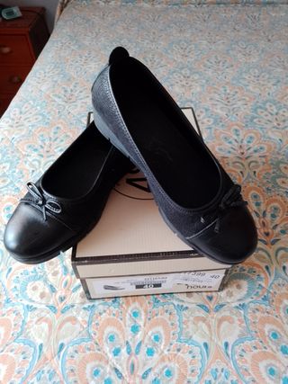Manoletinas cuña negras talla 40