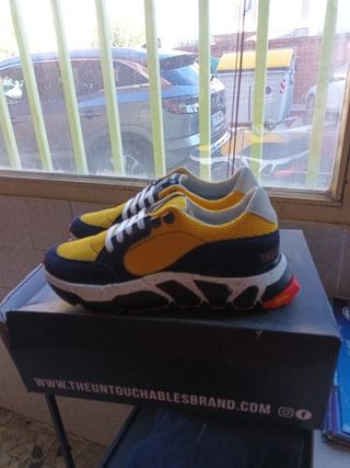 Zapatillas Untouchables Amarillas Talla 41