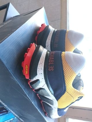 Zapatillas Untouchables Amarillas Talla 41