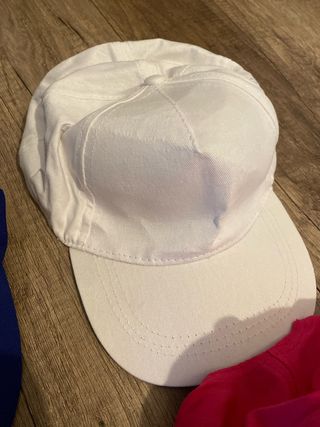 Pack de cuatro gorras para adulto