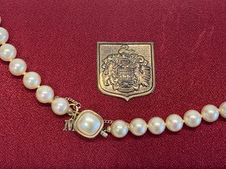 COLLAR MAJÓRICA Perlas Blancas con Cierre Dorado