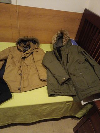 Abrigos de hombre azul y verde oliva. Las 3