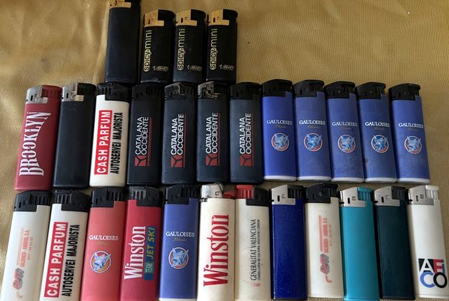 Lotto di 120 accendini da collezione CON PUBBLICO