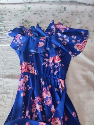 Mono floral azul y rosa