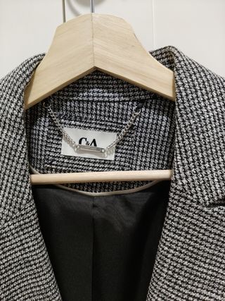 Americana C&A cuadros negro gris