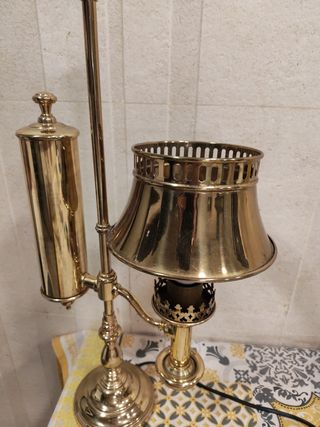 Lámpara de mesa vintage dorada