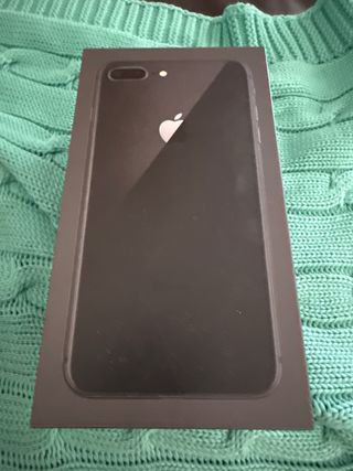 iPhone 8 Plus Apple en buen estado y funcionando.