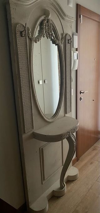 Mueble de entrada con espejo