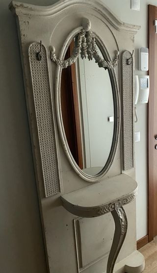 Mueble de entrada con espejo