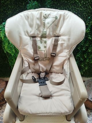 Trona convertible en mesa y silla
