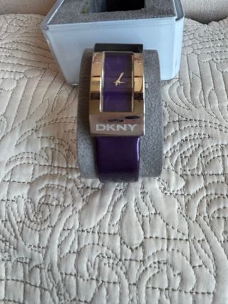 Reloj DKNY Acero y Piel Morado/Plata