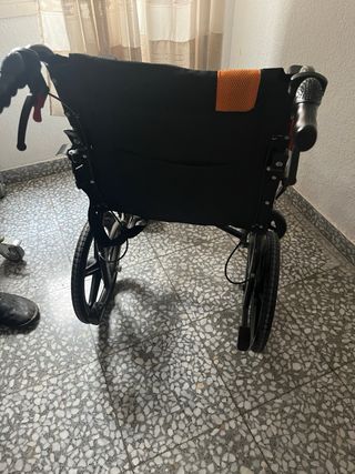 Silla  de ruedas de paseo para adulto, plegable .