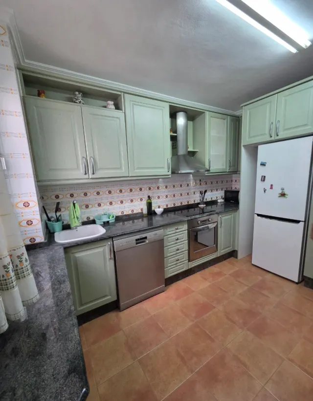 Habitación en piso compartido zona Hospital