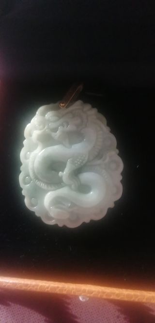 Colgante Jade Birmano Dragón Oro