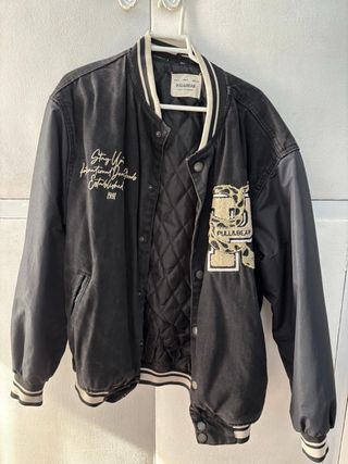 Chaqueta Pull&Bear Negra