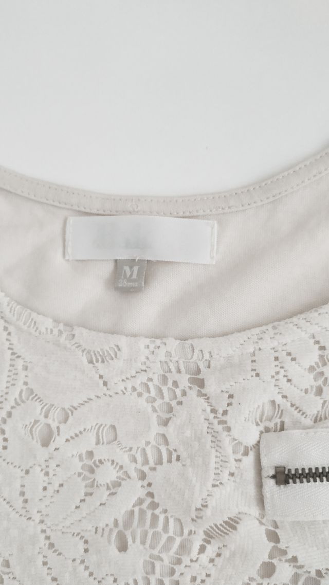 Camiseta Bershka encaje blanco Talla M