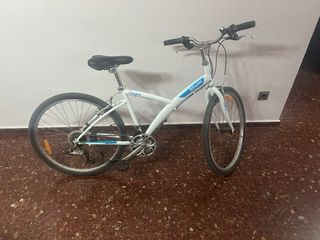 Bicicleta Híbrida Blanca Btwin