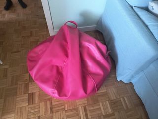 Puf rosa, excelente estado, muy comodo. Es de sky.