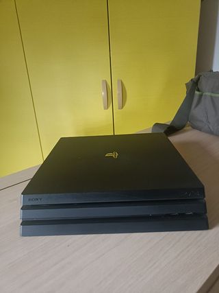 PlayStation 4 Pro (+ giochi)