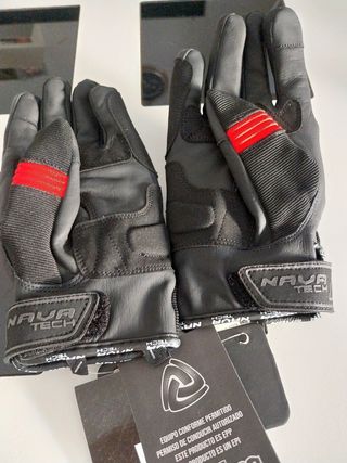 Guantes de Moto talla M Negros con Detalles Rojos 