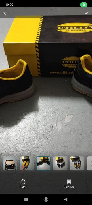 Zapatos de seguridad Diadora azul y amarillo