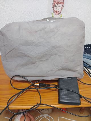Máquina de coser Singer 150