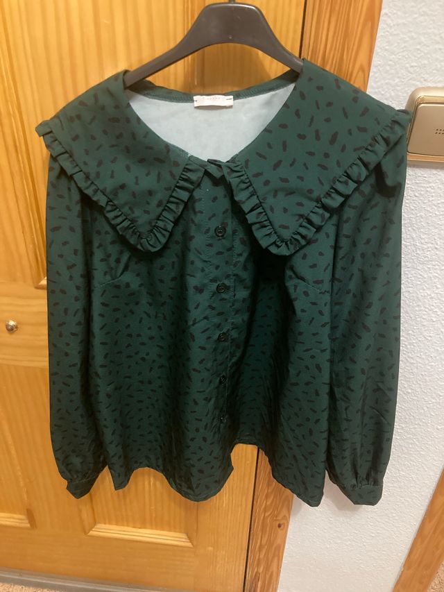 Camisa verde con estampado