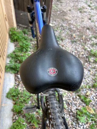 Bicicleta de Montaña Azul y Negra