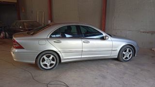 vendo coche Mercedes Benz en perfecto estado 