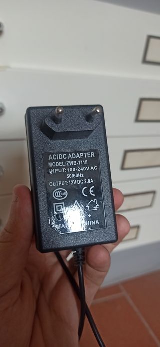Alimentatore AC/DC 12V 2A