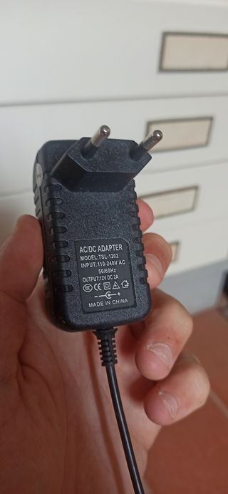 Alimentatore AC/DC 12V 2A