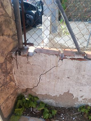 Reparaciones de muros y colocación de valla