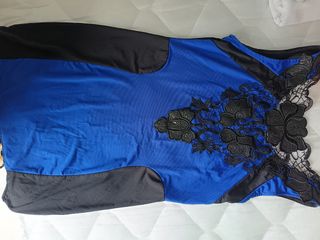 Mini abito blu e nero con pizzo