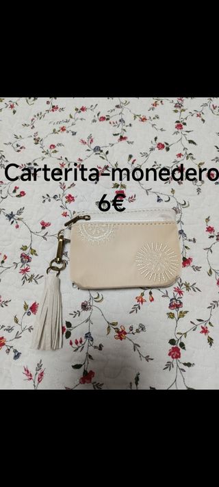 Carterita-monedero beige 6€